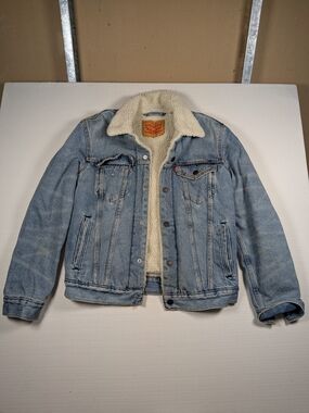 Levi's Men's Light Blue Sherpa-Lined Denim Jacket